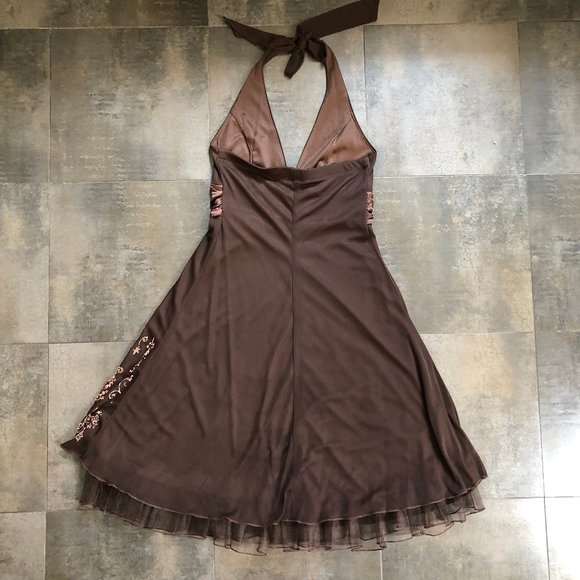 Embroidered halter neck cocktail dress - Picture 5 of 9